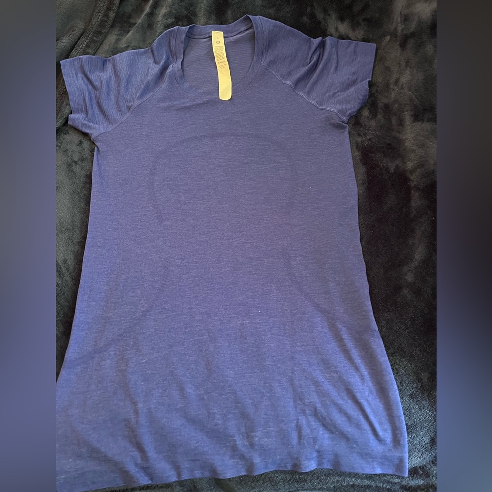 Lululemon Swiftly size 6 beautiful blue
